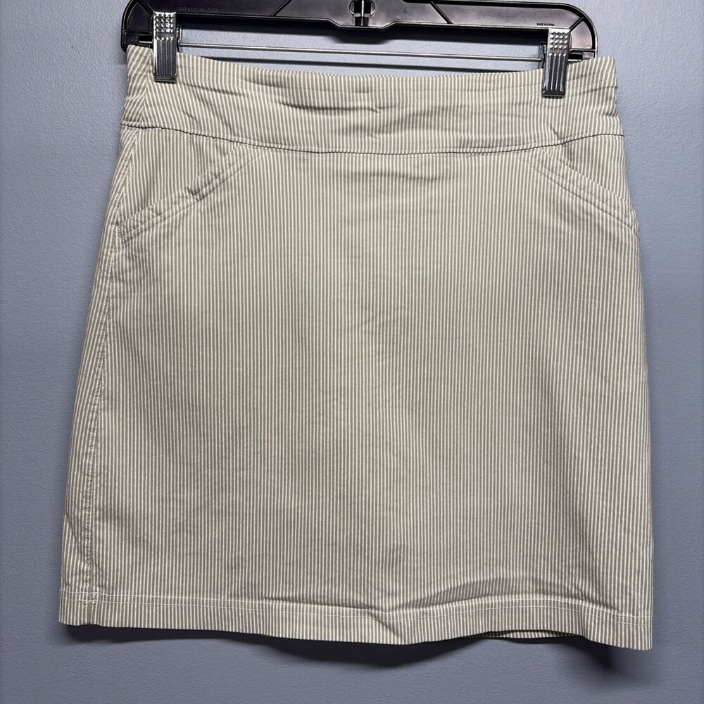 Mario Serrani Tummy Control Green Pinstripe Skort Country Club Chic -Size Small